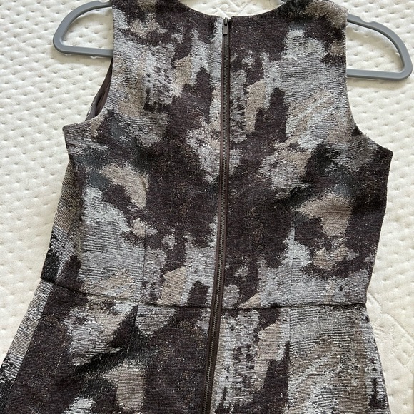 Wool dress with texture - Picture 5 of 6